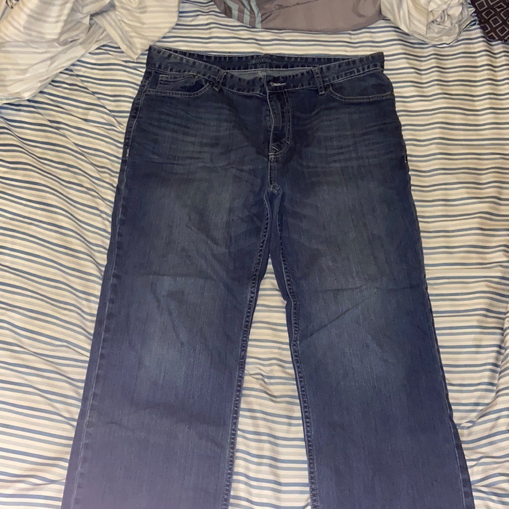 Calvin Klein Jeans - 36/32 Straight Cut